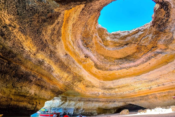 Benagil: Kayak Tour to Benagil Caves – Small Group