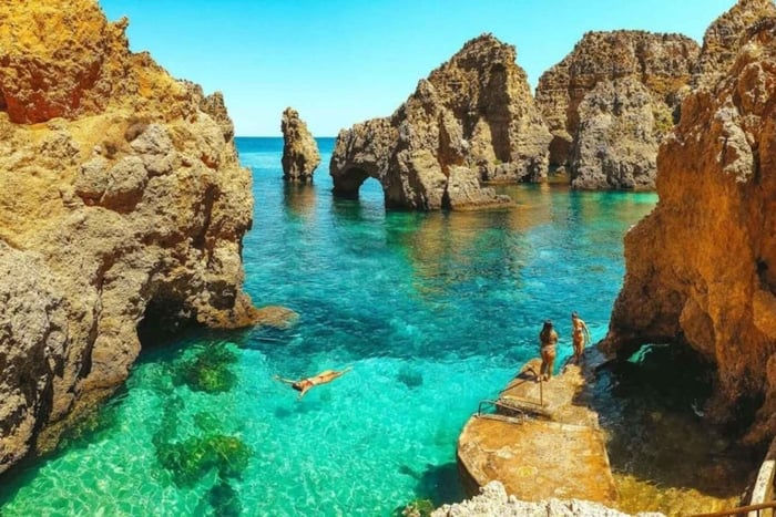 From Lisbon: Algarve, Benagil Caves & Carvoeiro Day Trip