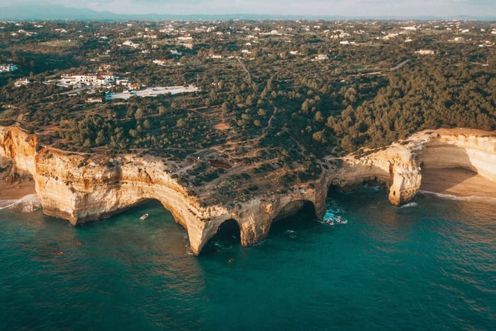 From Lisbon: Algarve Day Trip with Lagos & Albufeira
