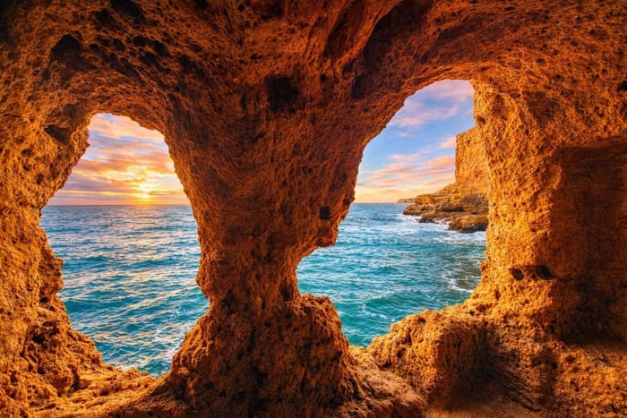 From Lisbon: Algarve Excursion + Boat Ride to Benagil Cave