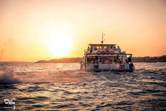 From Portimão: Benagil Sunset Cruise