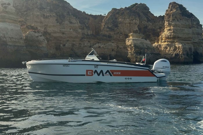 Lagos: Private Boat Tour to Ponta da Piedade (2 Hours, Up to 6 People)