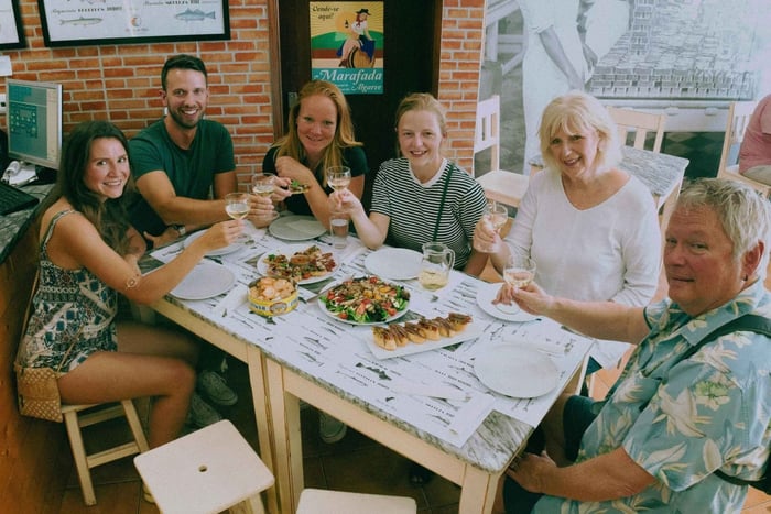 Portimão: Guided Local Food Tour