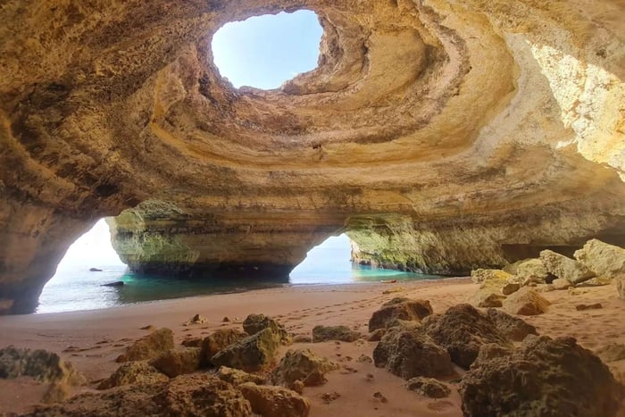 Tour Maritima: Algarve Caves Boat Tour with Benagil