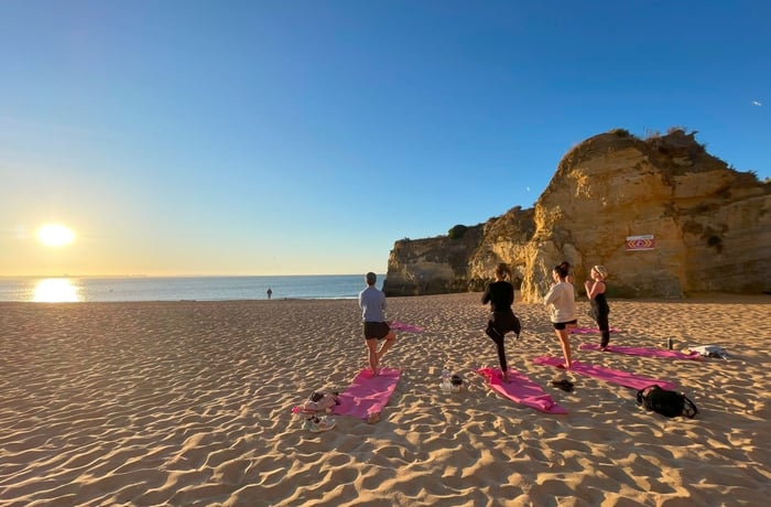 Yoga en la playa por la mañana en Lagos, Albufeira, Portimão y Vilamoura