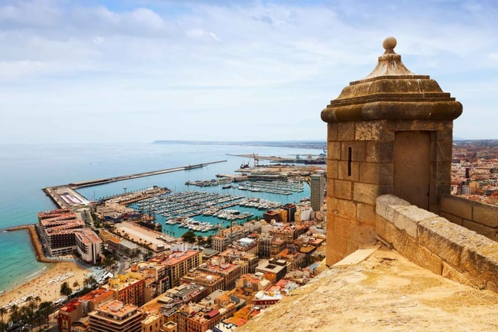 Alicante Heritage Walk: Old Town, Artisans & Market Visit