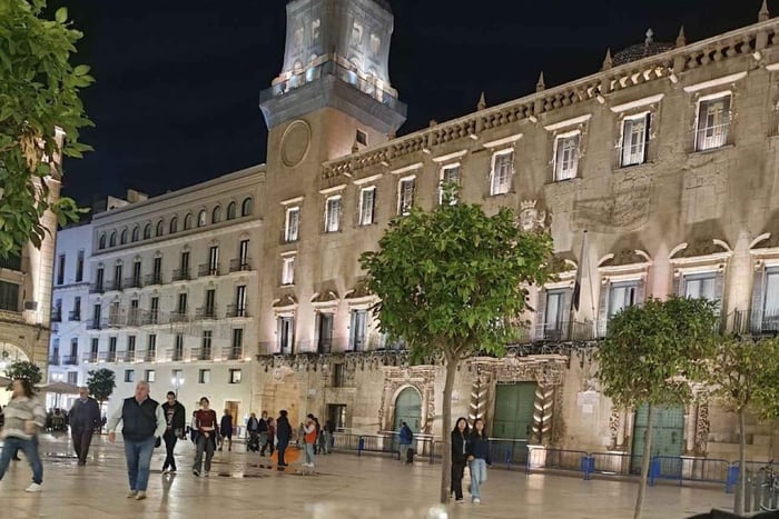 Alicante: tour serale a piedi