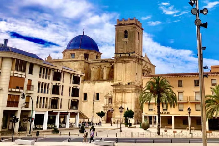 Elche: Basilica of Santa María Guided Tour and Tower Climb