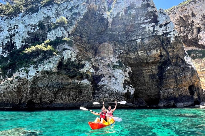 Jávea: Cala Portixol Kayak Tour with Snorkel & Cliff Jumping