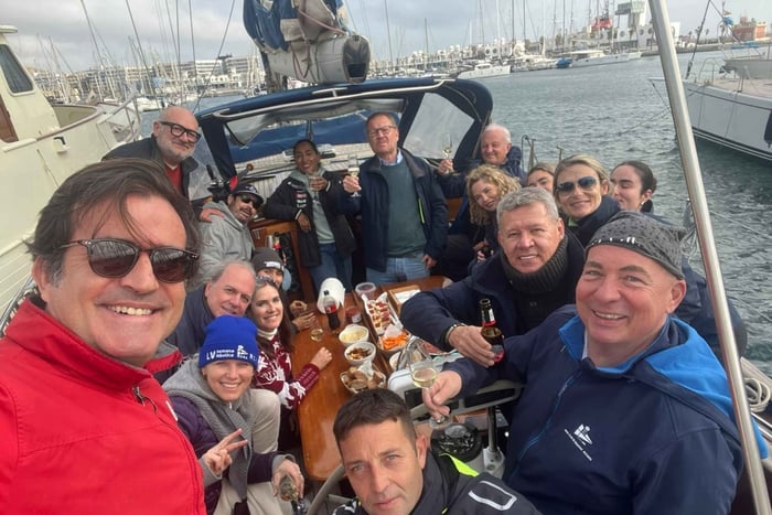 naviga sull'unico yacht classico con esperienza pratica di navigazione