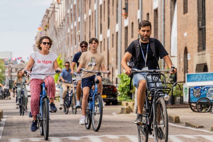 Fietstour door Amsterdam in kleine groep + optionele rondvaart