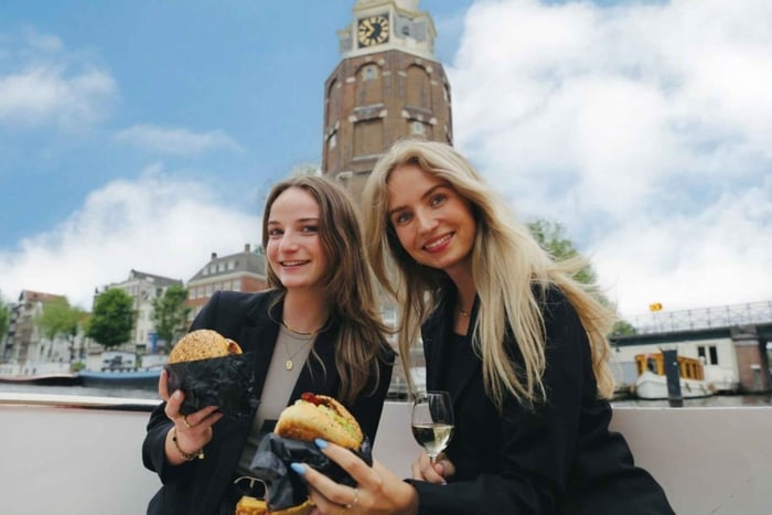 Amsterdam: Hampurilaisillallinen kanavakruisulla