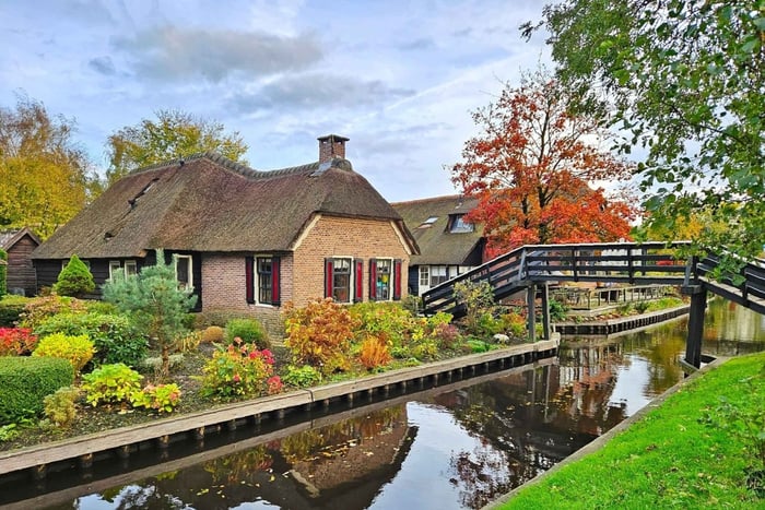 Amsterdam: Giethoorn, Zaandam ja Zaanse Schans -kierros, jossa on noudot