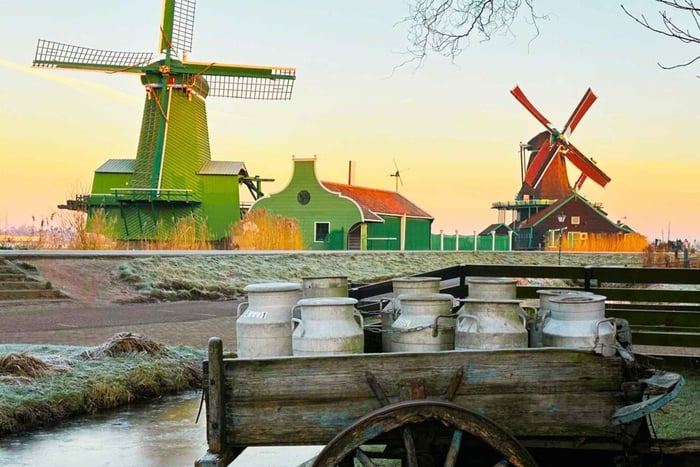 Amsterdam: Giethoorn & Zaanse Schans - Tagestour für kleine Gruppen