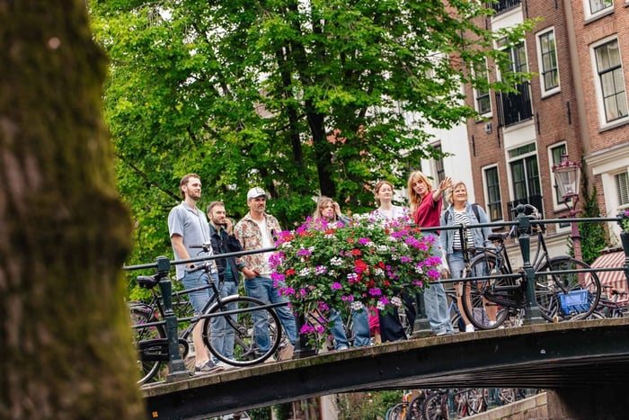 Amsterdam: Piilotetut helmet ja kohokohdat DE/EN/IT
