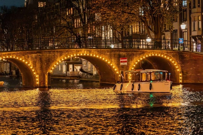 Amsterdam Light Festival Canal Cruise
