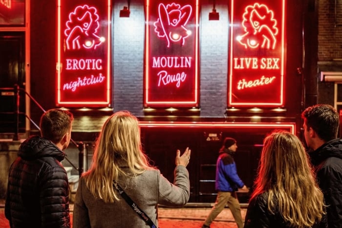 Amsterdam: Tour durch das Rotlichtviertel auf Englisch oder Deutsch