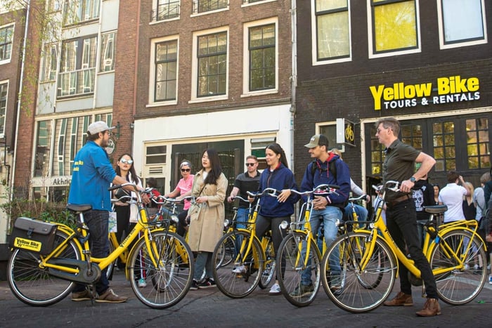 Amsterdam: Relaxed City Highlights Guided Bike Tour