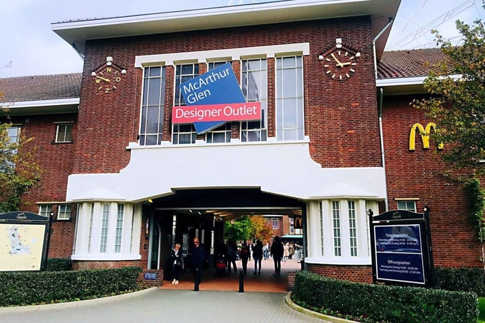 Amsterdam: Roermond Designer Outlet Shopping Day Trip