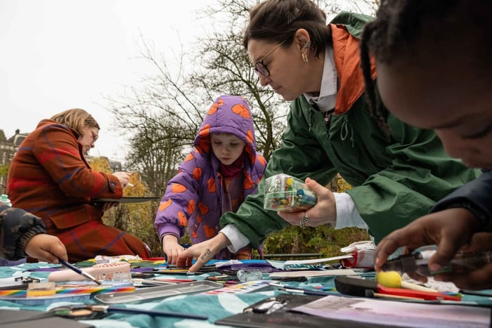Amsterdam's Albert Cuyp Market: Family Tour & Art Activities
