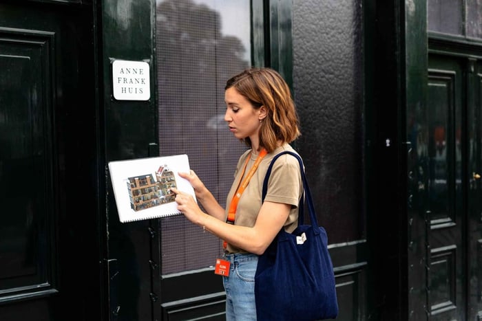 Anne Frank Walking Tour & Scenic Canal Cruise