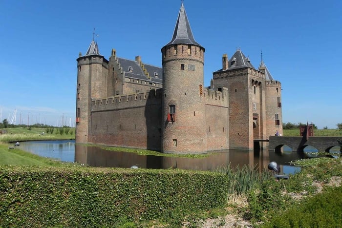 Von Amsterdam aus: Private Tagestour zu den niederländischen Schlössern