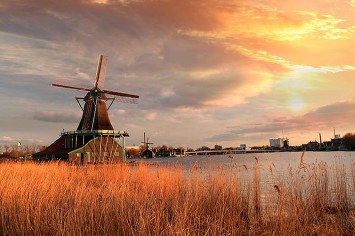 From Amsterdam - Zaanse Schans, Edam, Volendam, & Marken Tour