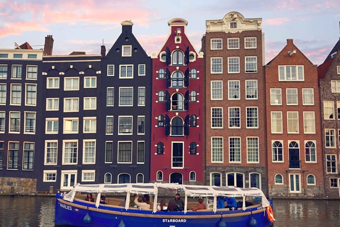 Ámsterdam: paseo por el canal con guía y arquitectura de la Edad de Oro