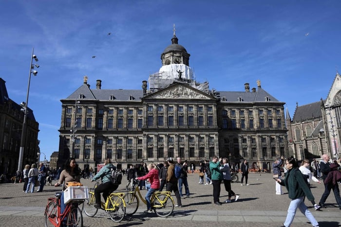 Amsterdam : visite à pied sur l'histoire et la culture avec un guide de la région
