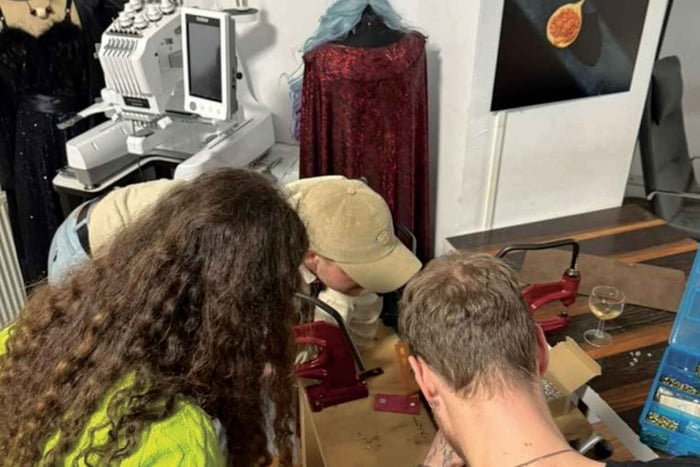 Amsterdam : atelier de fabrication d'une couverture de carnet en cuir, 1 heure
