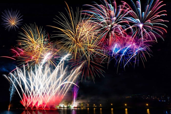 New Years Pub Crawl, Shots & Optional Club Entry