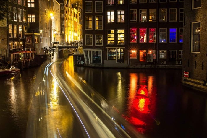 Amsterdam : visite du quartier rouge avec une ancienne travailleuse du sexe