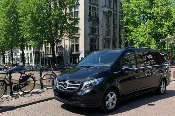 Rotterdam: Private transfer to/from Schiphol Airport