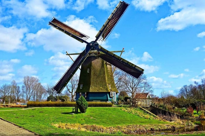 VIP Keukenhof Gardens & Dutch Countryside Private Tour