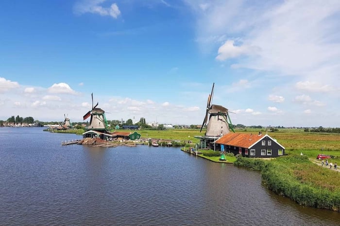 Visite privée de Zaanse Schans et Giethoorn + croisière commentée d'une heure sur les canaux
