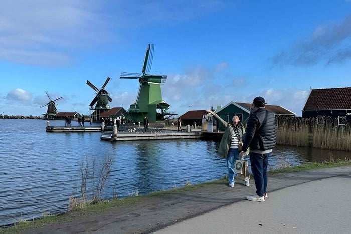 Zaanse Schans Windmills, Clogs, and Cheese Tour