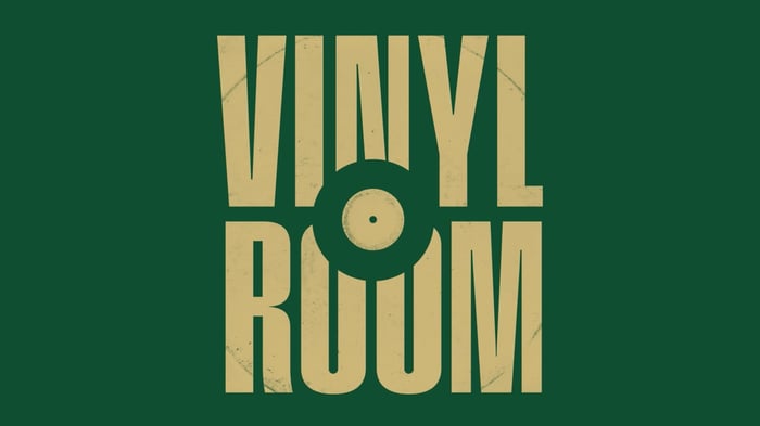 Disney Worlds Collide | Vinyl Room Upgrade (LIPPU EI SISÄLLY)