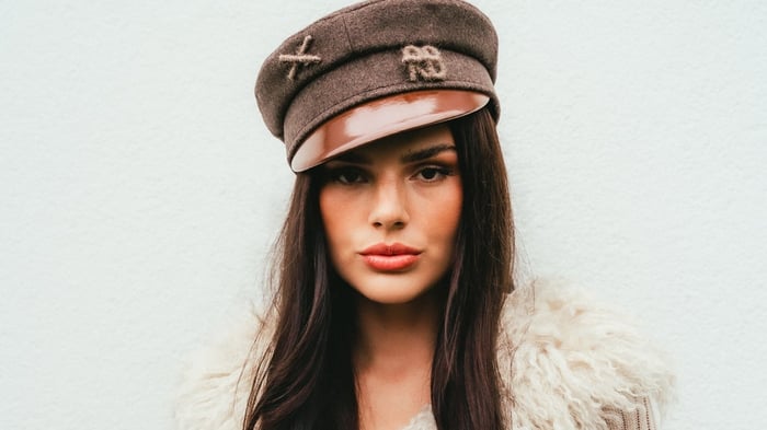 Famke Louise | Premium Seats