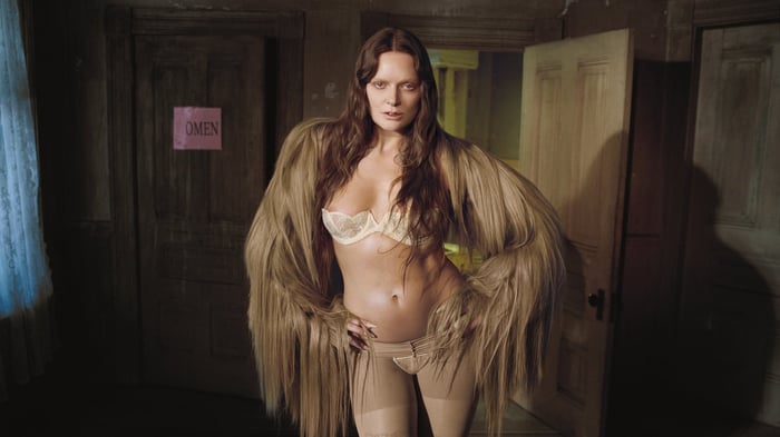 Tove Lo | Premium Seats