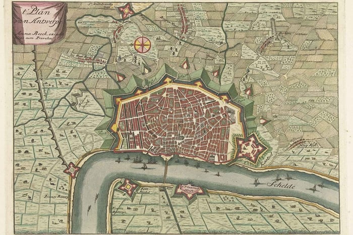 Explore the history of Antwerp with a local history teacher