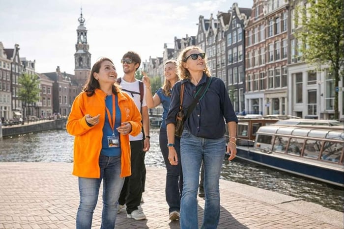Amsterdam: Small Group Walking Tour with Cheese Tasting