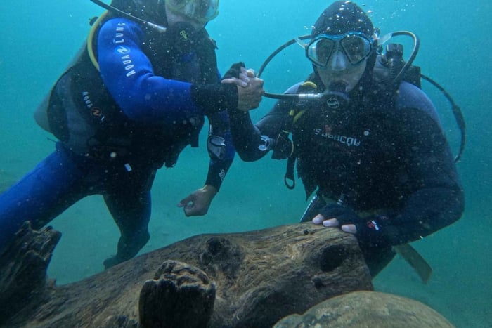 Diving in Lake Moreno: Bariloche