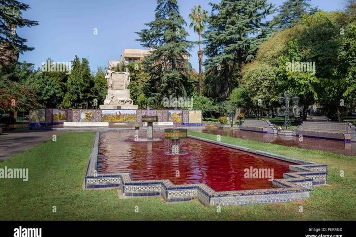 Free Walking Tour por las Plazas de Mendoza