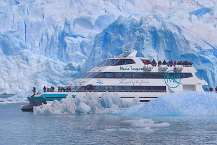 GLACIERS GOURMET Perito Moreno Navigation Fuld service