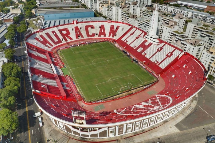 Guided Tour Huracan Football matches as local Buenos Aires