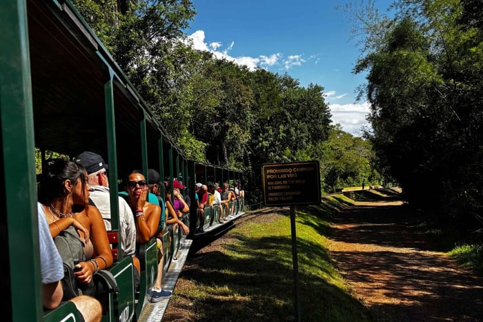 Iguazu Falls: Argentina Tour & Panoramic Flight