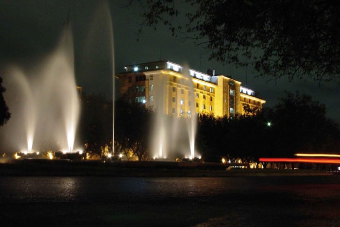 Kveldstur i byen Mendoza