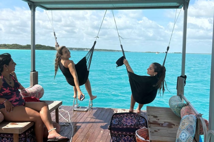 Experiencia privada en pontòn ùnico por la laguna de Bacalar