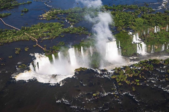 Puerto Iguazú: 2-Day Iguazú Falls Tour with Boat & Flight