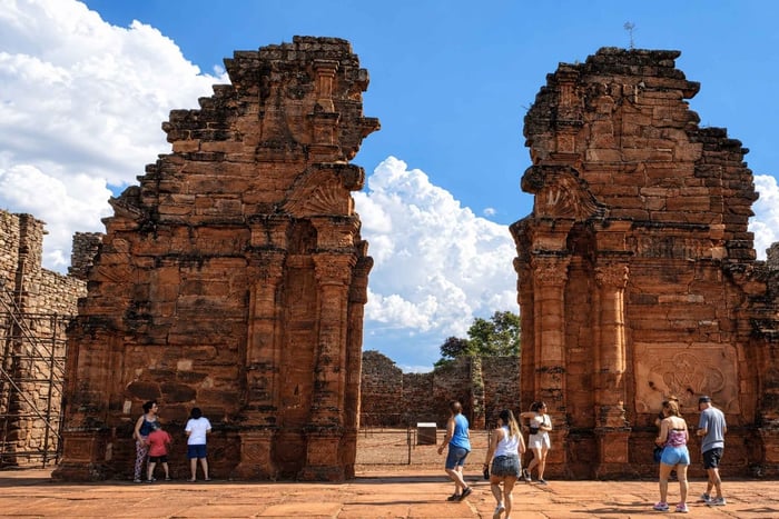 Puerto Iguazu: Sightseeing Tour to San Ignacio, Wanda and Yerbatera